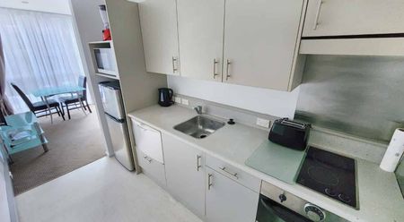 Inner City Studio Furnished Apartment. - Photo 5