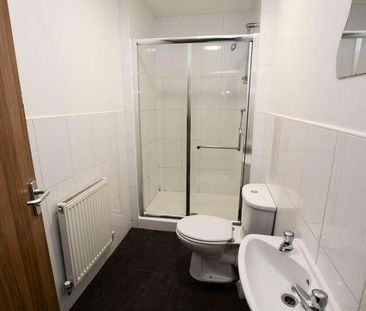 The Avenue, Leigh, WN7 - Photo 4
