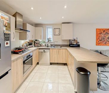 2 bedroom maisonette to rent - Photo 1