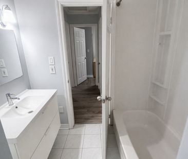 For Lease - 1320 Fundy Court, Oshawa, Ontario - Photo 5