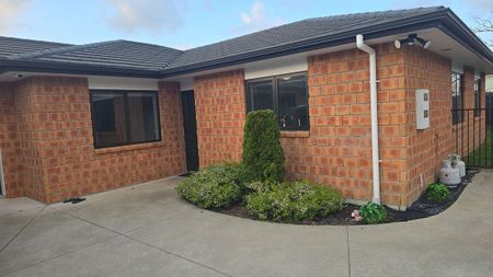 Spacious 4-bedroom family home - Photo 4