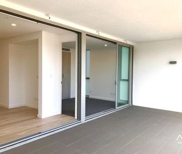 Luxury One-Bedroom + Study with Skyline Views & Resort-Style Facili... - Photo 5