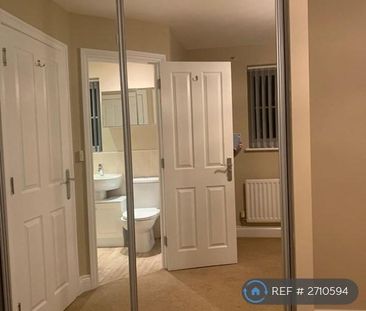 4 bedroom semi-detached house to rent - Photo 6