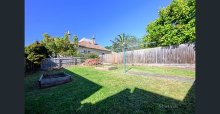 Three Bedroom Home in the Heart of Northcote - Photo 3