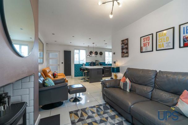 21 Ardmore Avenue, Finaghy Road North, - Photo 1