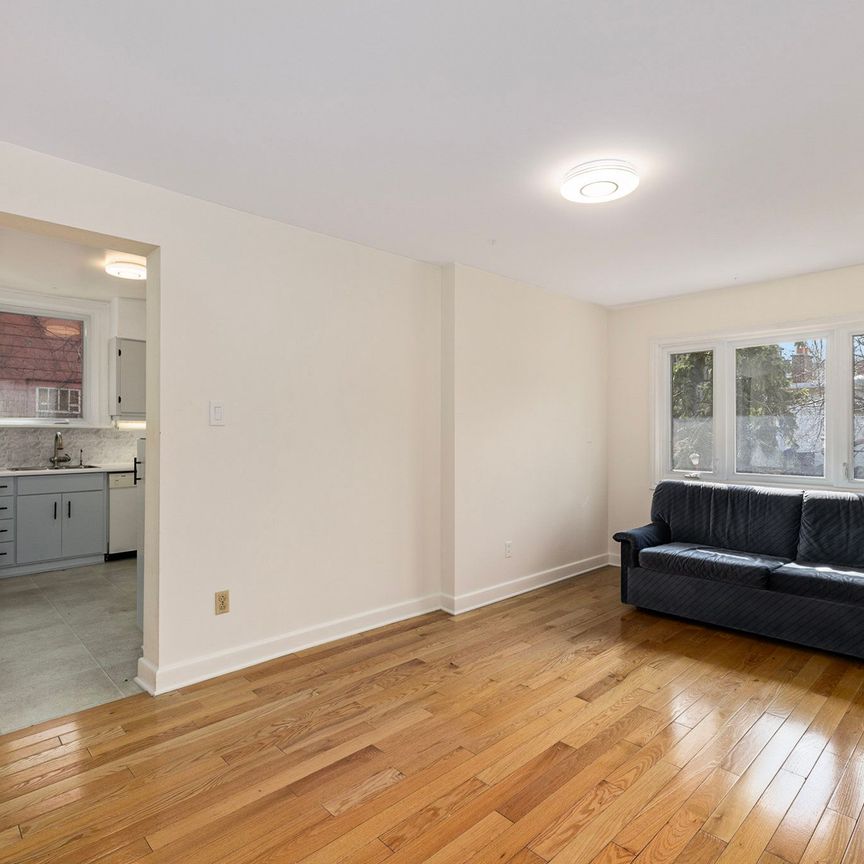 For Lease - 30 Foster Street, West Centre Town, Ontario - Photo 1