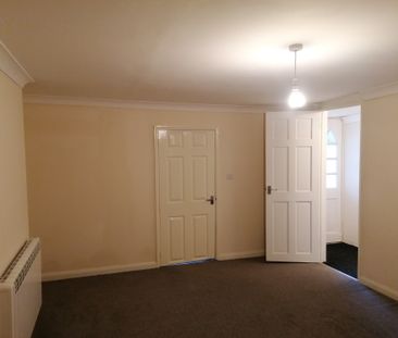 High Street, Spalding, Holbeach - Photo 1