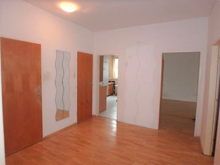 2-Zimmer Wohnung mit Loggia im Erdgeschoss - Foto 2