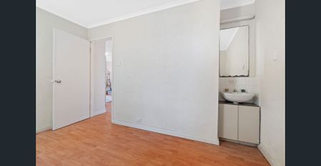 Convenience at Your Doorstep - Photo 2