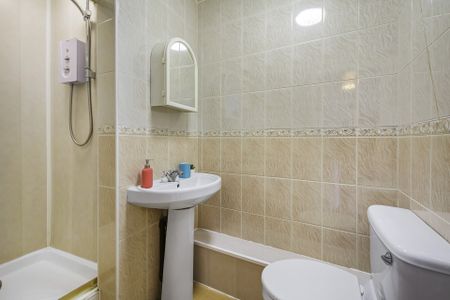 Flat 5, 2 MOOR VIEW Leeds - LS6 1AQ - Photo 5