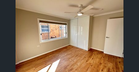 Renovated 3 Bedroom 1 Bathroom Unfurnished Apartment! - Photo 4