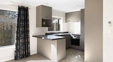 Stunning Two Bedroom In Sought After Chartwell - Photo 4