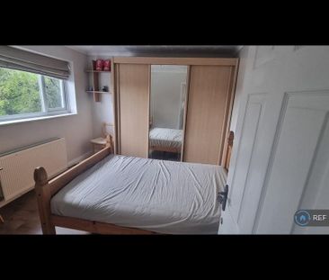 1 bedroom in a house share to rent - Photo 4