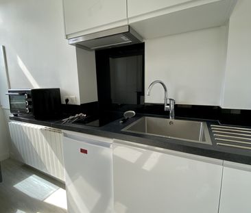 Très beau studio meublé AU PIED DE L'ESIEE - Photo 2