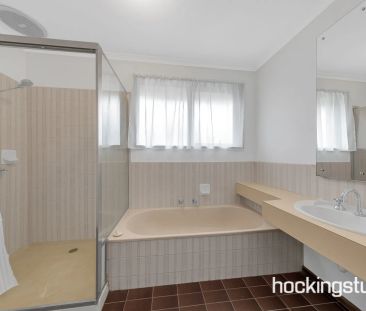 GREAT FAMILY HOME - Photo 3