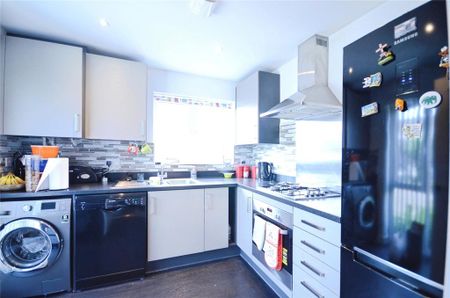 2 bedroom semi-detached house to rent - Photo 5