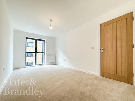 2 bedroom flat to rent - Photo 2