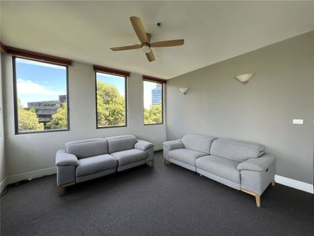 305/221 Sturt Street - Photo 2