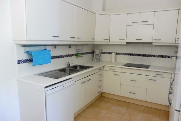 2 Bedroom Apartment For Rent in Marbella, Málaga - Photo 1