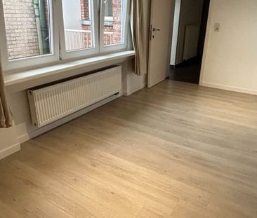 Appartement te huur in Antwerpen voor € 725 met 1 slaapkamer - Foto 5