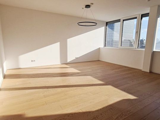 ARGENTINIERSTRASSE, klimatisiertes 82 m2 Dachgeschoß, 2 Zimmer, Wohnküche, Wannenbad, Parketten, Hauptbahnhof-Nähe - Photo 1