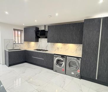 3 bedroom terraced house to rent - Photo 5