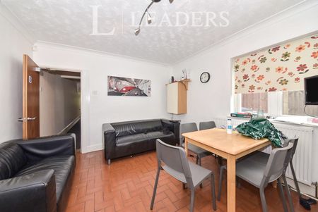 1 bedroom semi detached to rent Huntly Grove, Peterborough, PE1 - Photo 2