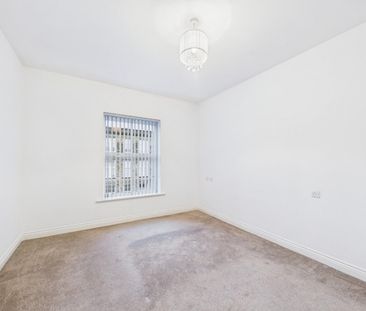 2 bedroom Flat To Let - Photo 6
