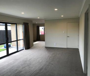 12 Tosland Street, Wigram - Photo 6