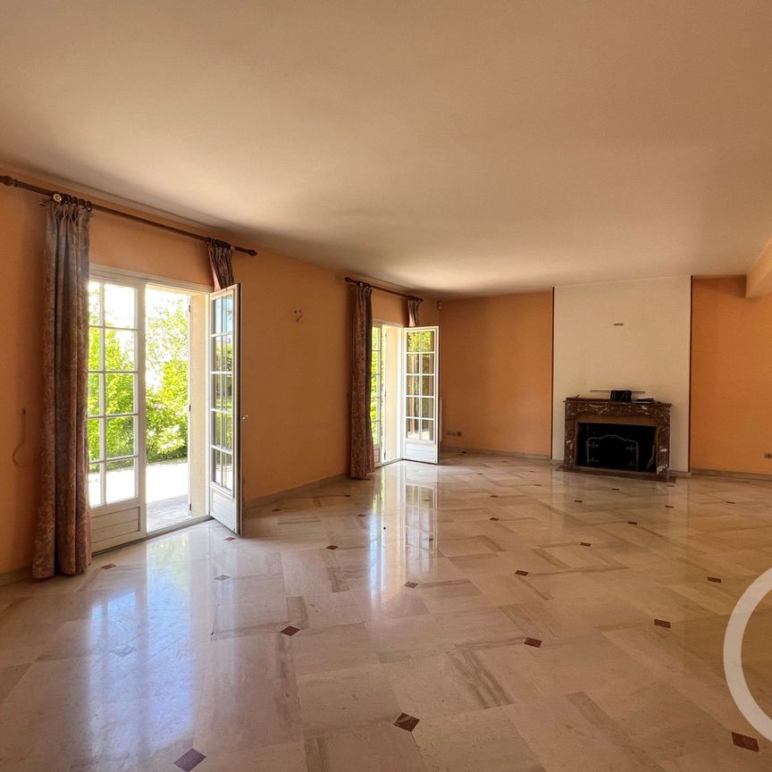Location Maison 6 pièces 174m² BOIS LE ROI 77590 - Photo 1