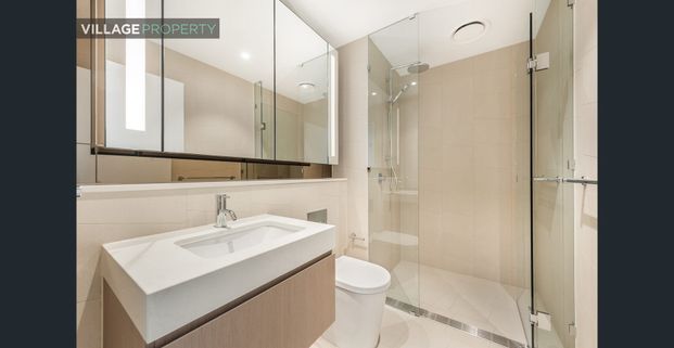 Stunning East Facing One Bedroom Apartment with City View In Darling North - Level 17 - Photo 1