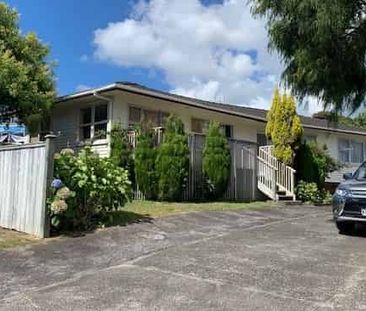 Spacious warm 3 Bedroom - Photo 1