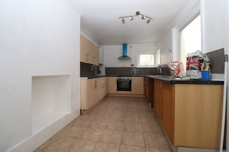 St. Andrews Road, Clacton-on-Sea, CO15, Property for rent - Photo 4