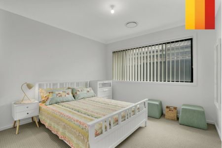 Beautiful 4 Bedroom Home - Great Location! - Photo 2