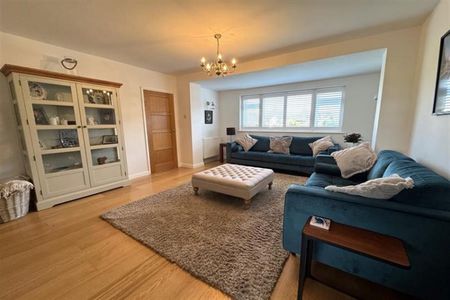 4 Bedroom Detached To Let - Photo 3