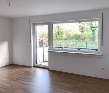 Gut geschnittene EG Wohnung mit Balkon und Garage - Foto 1
