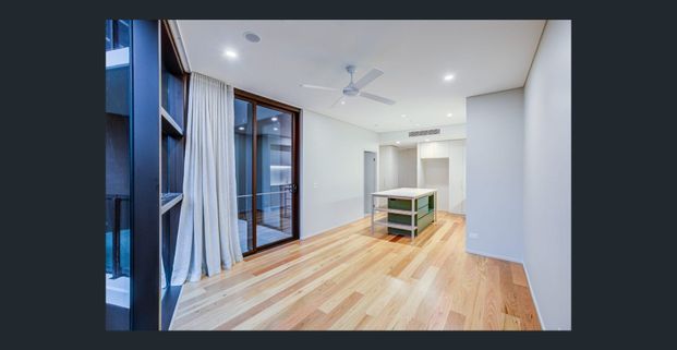 Modern Luxury Living in the Heart of West End - 1-Bedroom Apartment with Designer Finishes and Convenient Amenities! - Photo 1