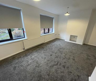 2 bedroom semi-detached house to rent - Photo 2