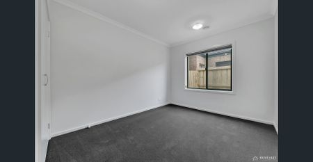 Modern 4- Bedroom Home - Photo 4