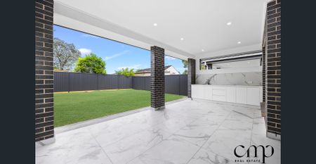 Step Into Luxury Living ! - Photo 3