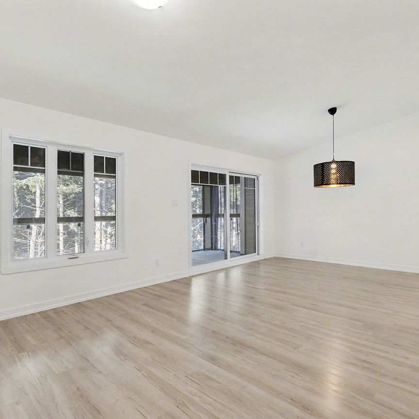 For Lease - 99 St Moritz Trail, Russell, Ontario - Photo 1