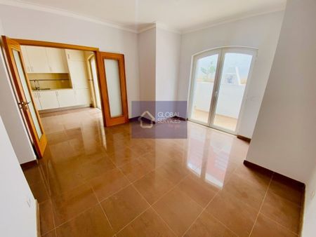 3 room luxury Semidetached House for rent in Lagoa, Portugal - Photo 3