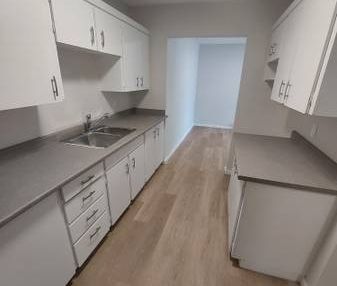 1 Bed 1 Bath Available In Beautiful - Photo 4