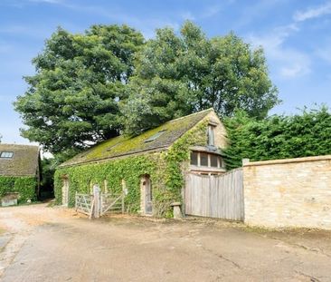 Asthall Leigh - Photo 2