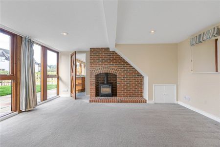 A large two bedroom character property in the popular and well connected village of Marcham. - Photo 3