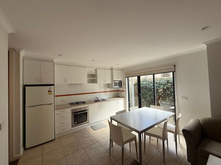 5/954 Dandenong Road CAULFIELD EAST - Photo 3