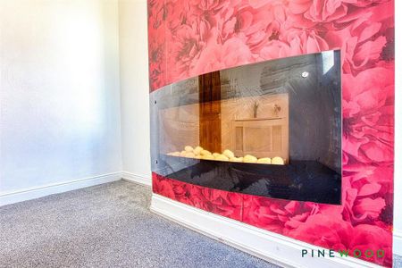 2 bedroom end of terrace house to rent - Photo 4