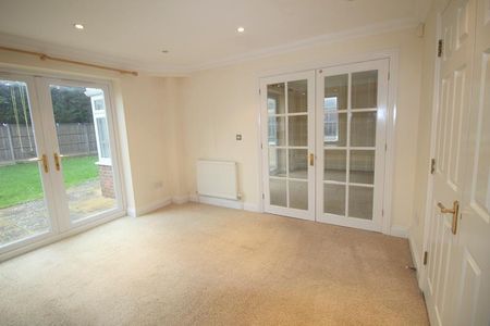 6 bedroom detached house to rent - Photo 5