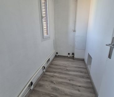 Location Appartement 4 pièces 76m² MAUBEUGE 59600 - Photo 5