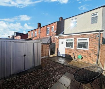 2 bedroom end of terrace house to rent - Photo 5